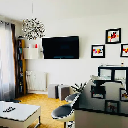 Apparemment Entiere A Loue Appartement