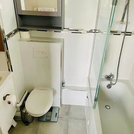 Appartement Apparemment Entiere A Loue
